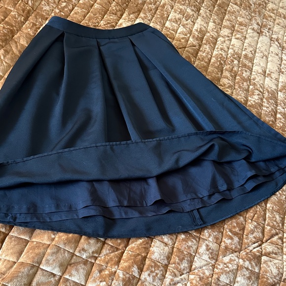Express Black Pleated Skirt 0 - Picture 5 of 5